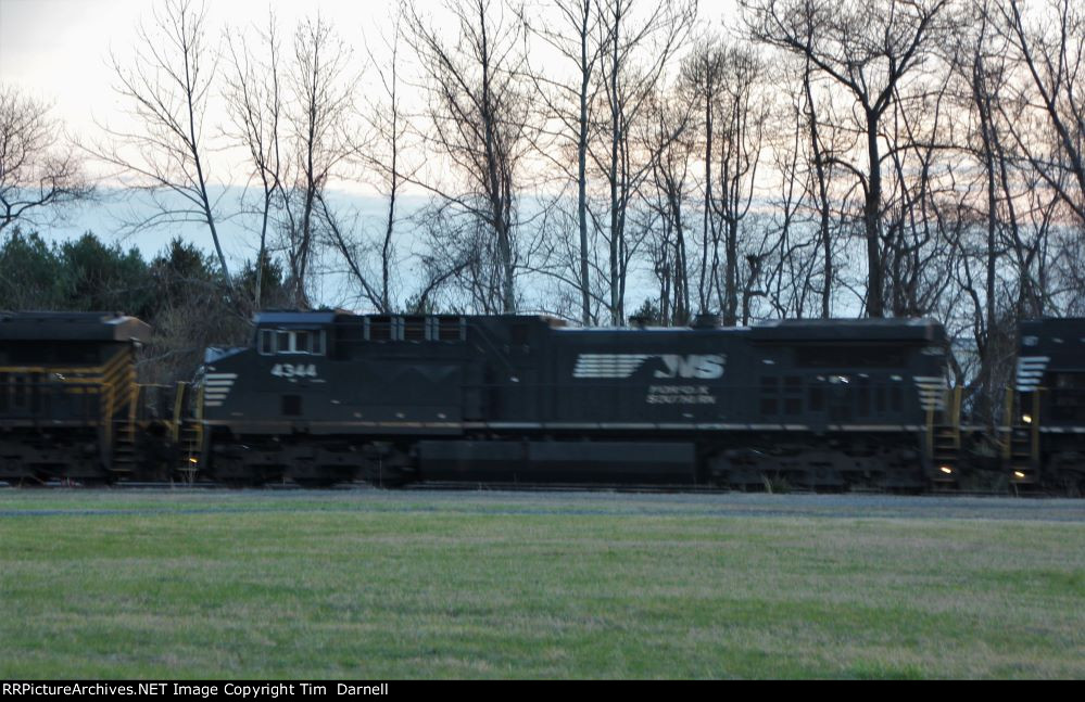 NS 4344 heads to the former US Steel mill to make up its train